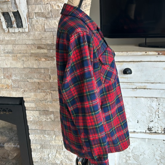 Vintage Pendleton 100% wool long sleeve button down red blue green plaid flannel - Picture 8 of 16